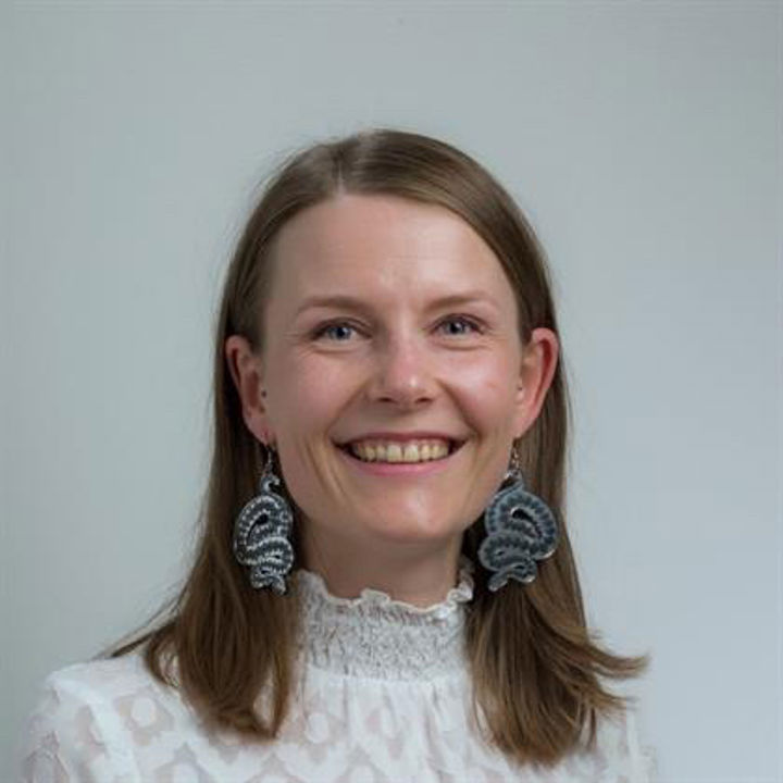 Kirjottaja Laura Koskinen Eläkeasiantuntija