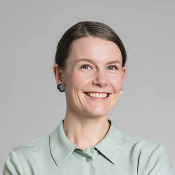Kirjottaja Laura Koskinen Eläkeasiantuntija