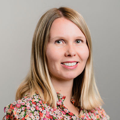 Kirjottaja Sanna Pesonen