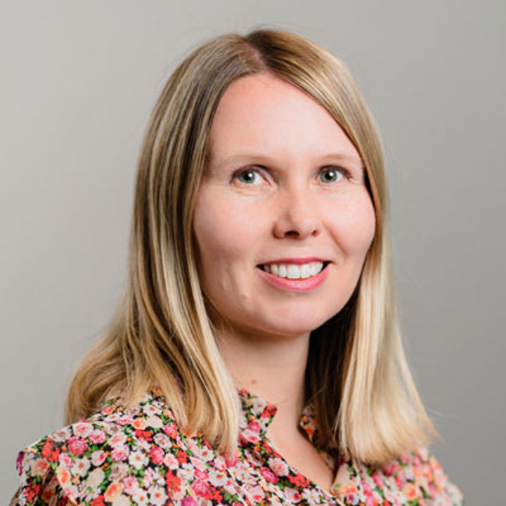 Kirjottaja Sanna Pesonen Asiakasp&#228;&#228;llikk&#246;